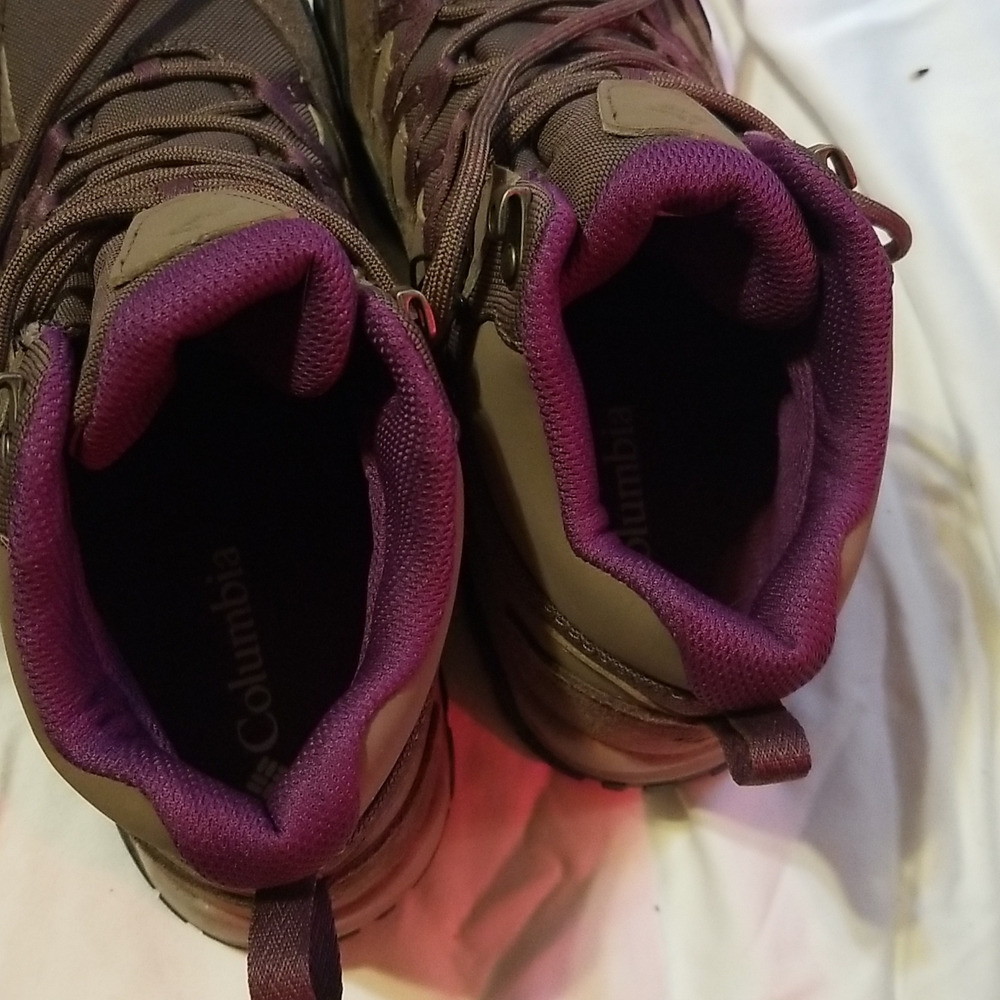 Shoes - Picture 6 of 9